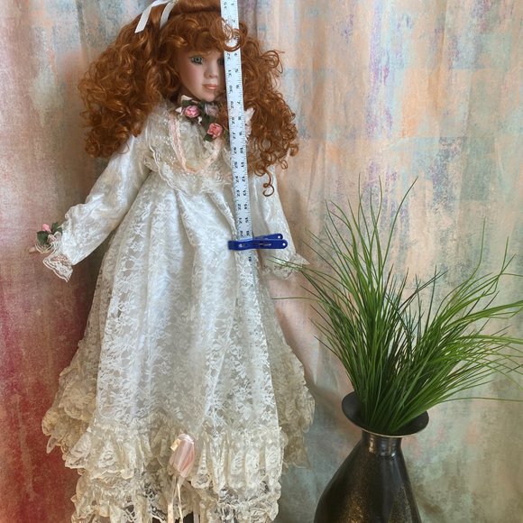 RARE 📌 RUSTIE "MONICA" A RED HAIR PORCELAIN DOLL WHITE DRESS GEMS #352 - Picture 11 of 16